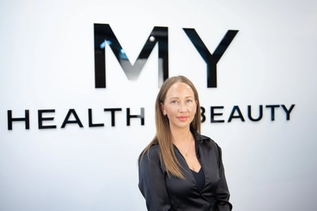 Ein Ärztin von MY HEALTH AND BEAUTY